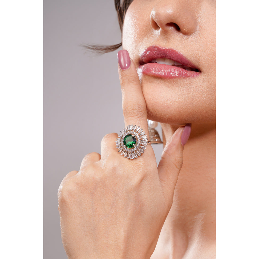 Amaita Platinum Polish AD Deep Emerald Round Stone Sunburst Cocktail Ring
