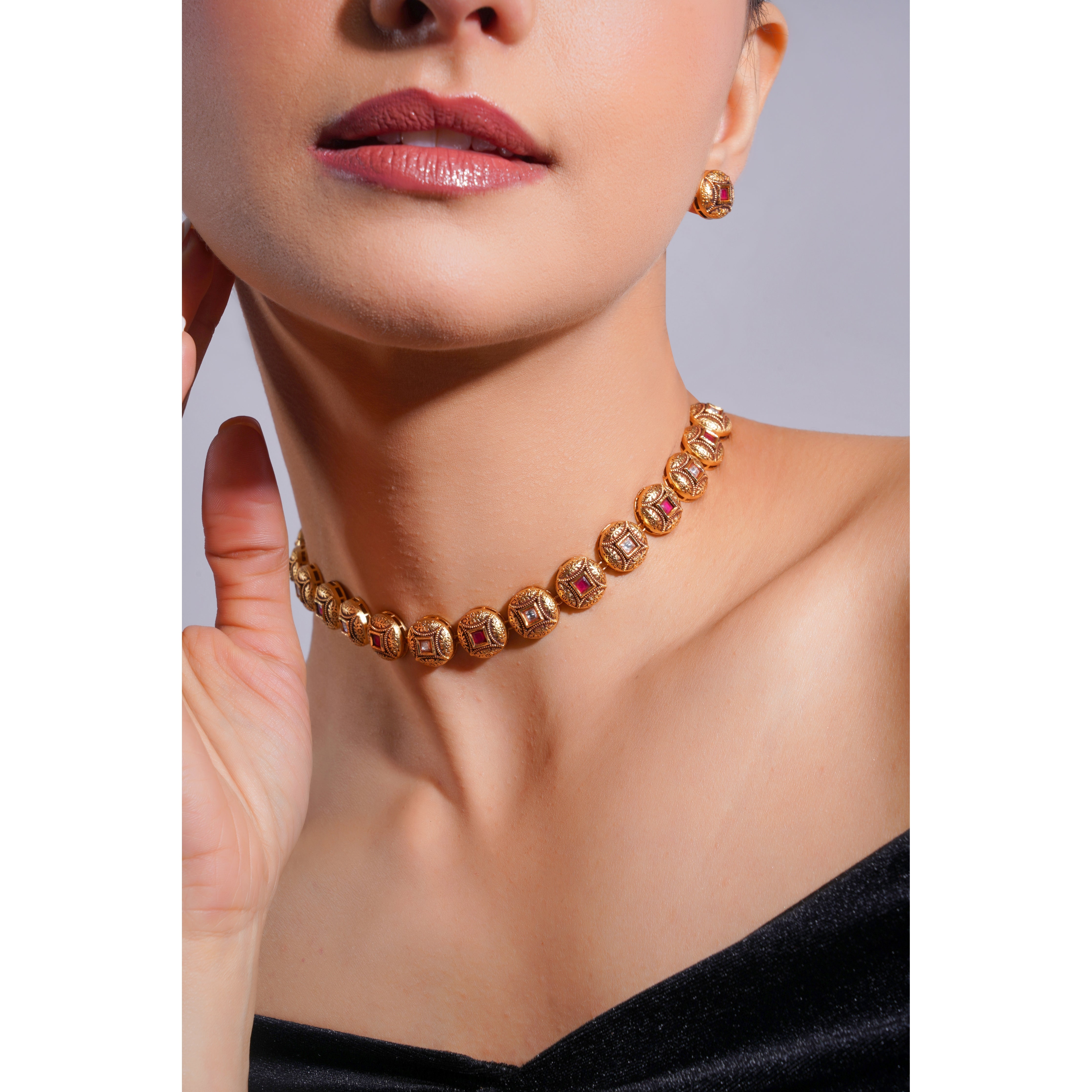 Amaita Demi Fine Ethnic Gold Tone Antique Dome Ruby Stone Choker and Stud Set