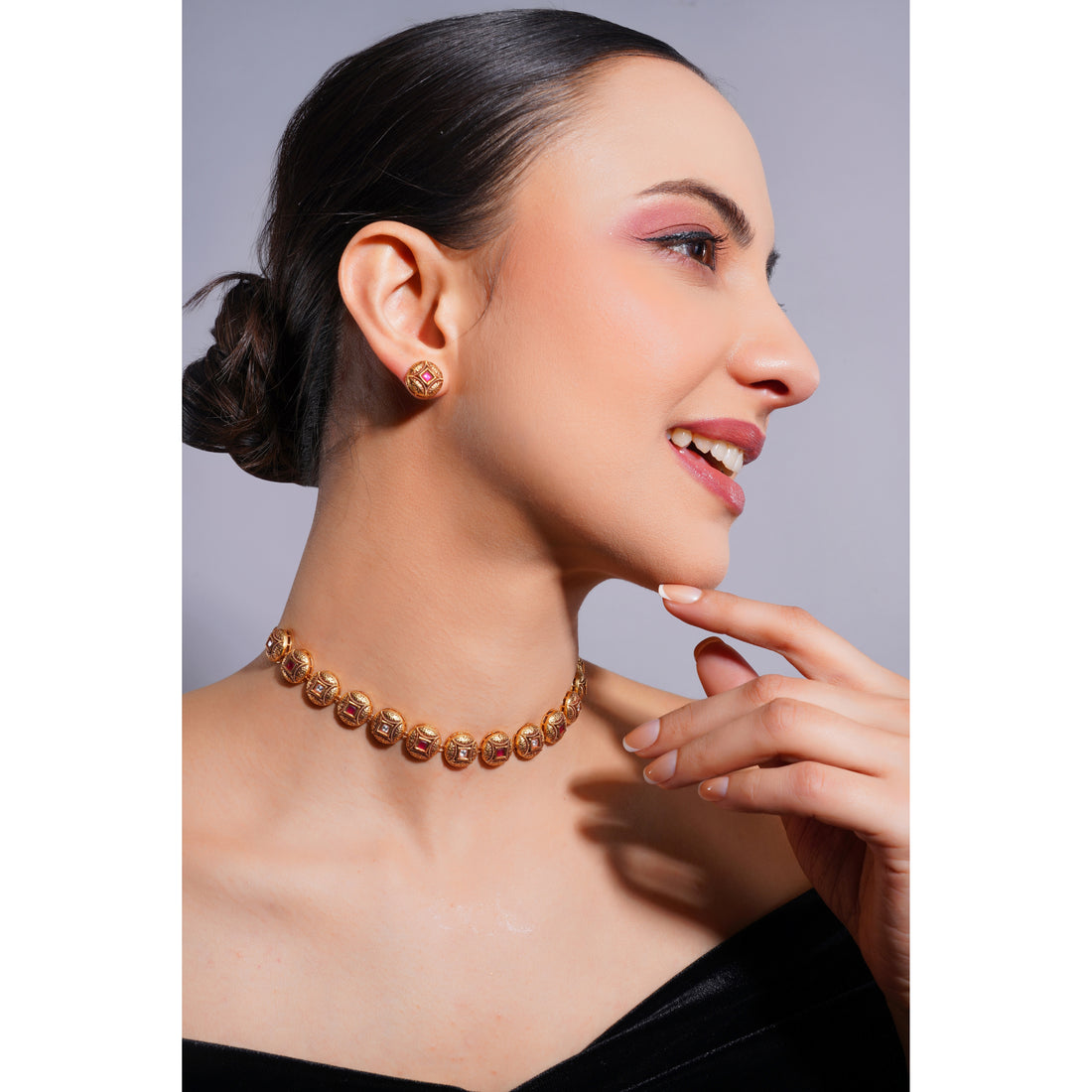 Amaita Demi Fine Ethnic Gold Tone Antique Dome Ruby Stone Choker and Stud Set