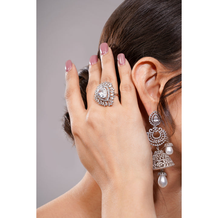 Amaita Platinum Polish AD Pear Shape Solitaire Halo Cocktail