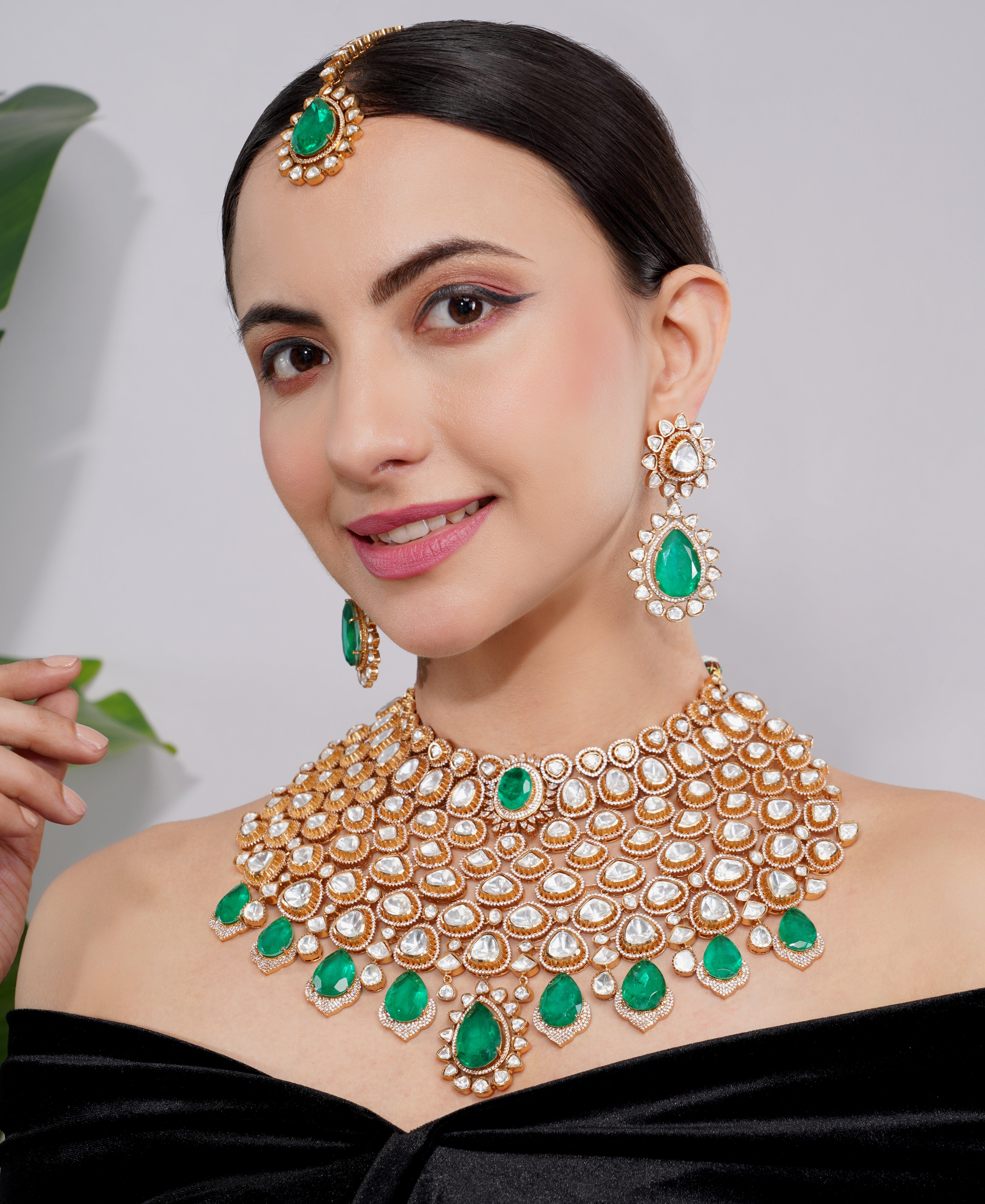 Amaita Kundan Bridal Emerald Pearl Choker Necklace Set