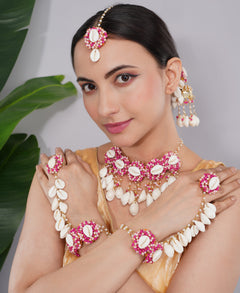 Amaita Bohemian Cowrie Shell Necklace Earring Set