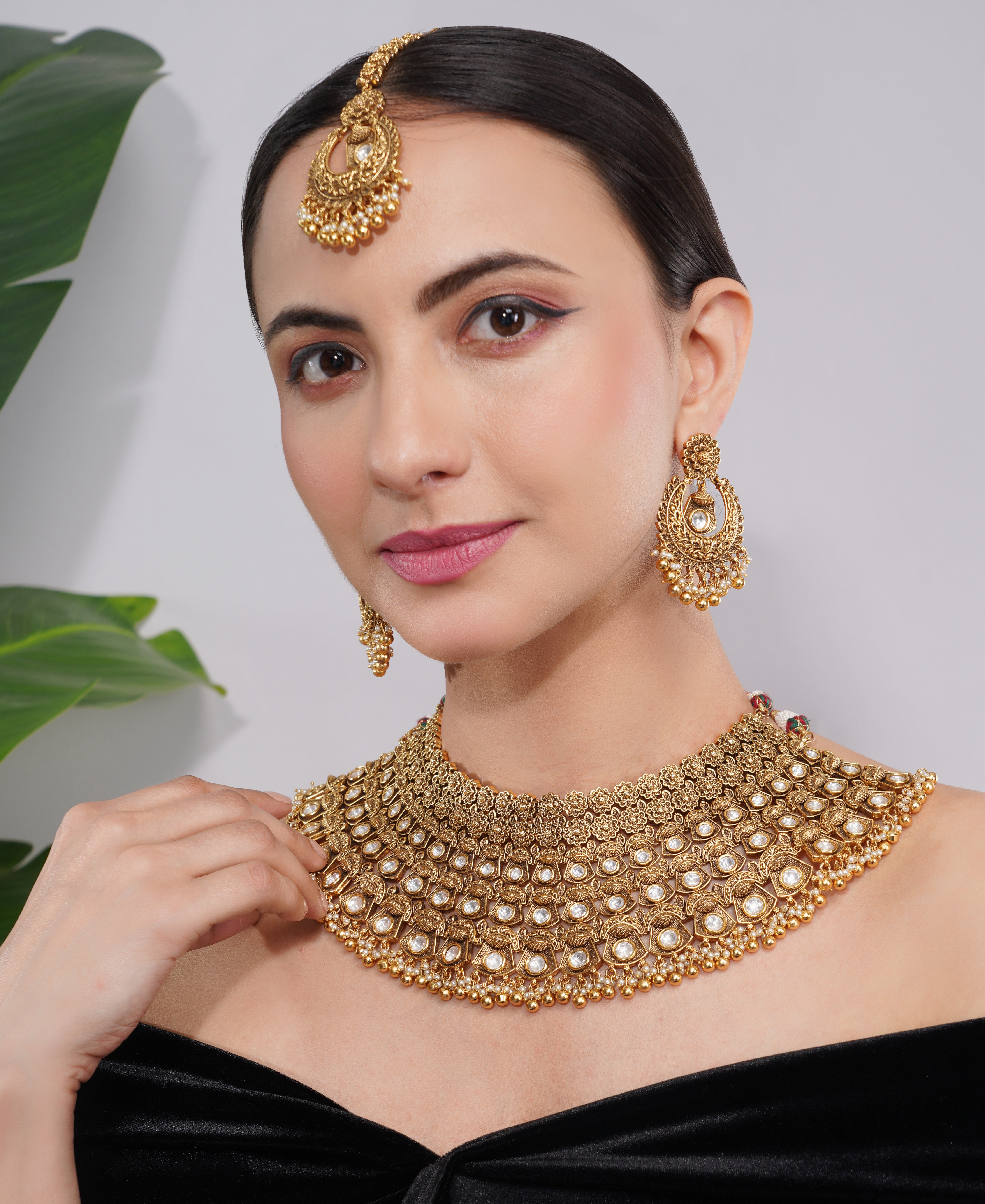 Amaita Gold-Finished Kundan Choker Necklace with Pearl Detailing