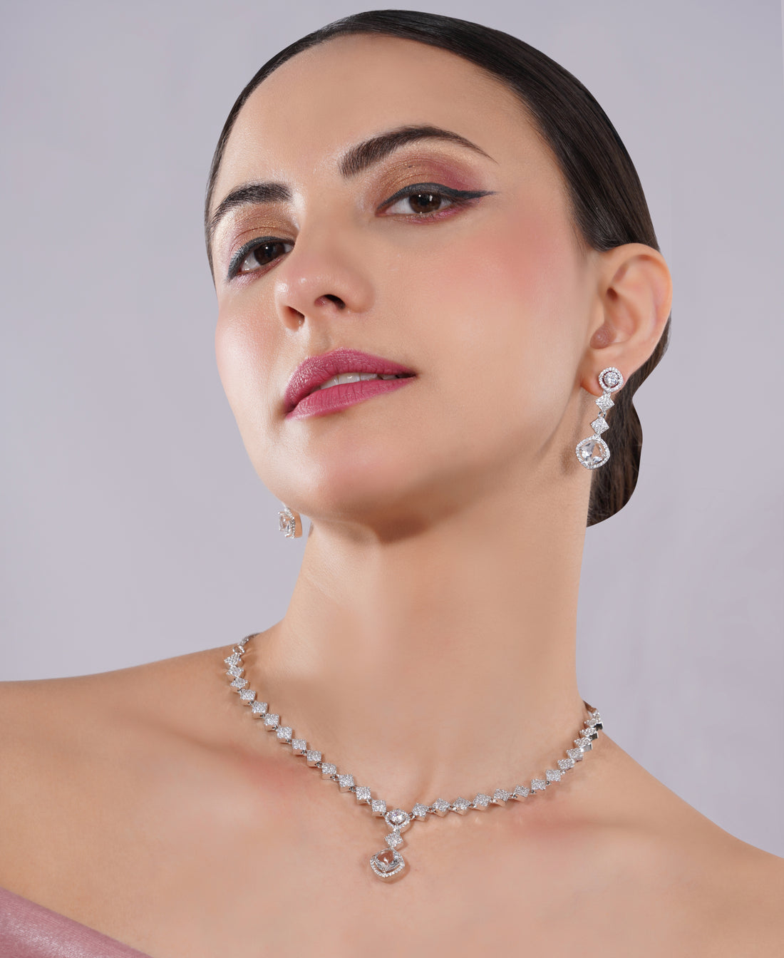Amaita AD Silver Tone Diamond Look Necklace Set