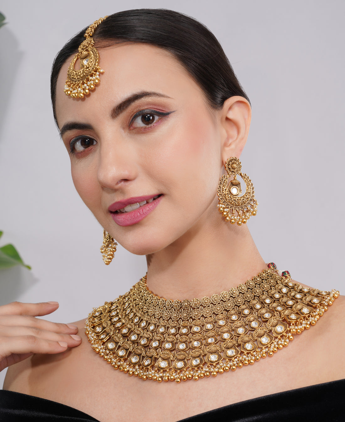 Amaita Gold-Finished Kundan Choker Necklace with Pearl Detailing