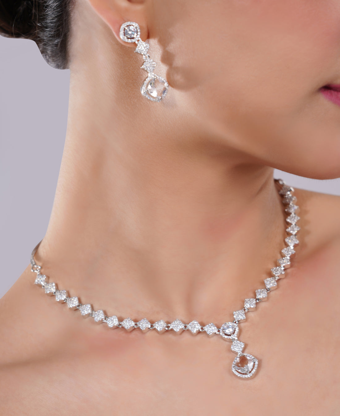 Amaita AD Silver Tone Diamond Look Necklace Set