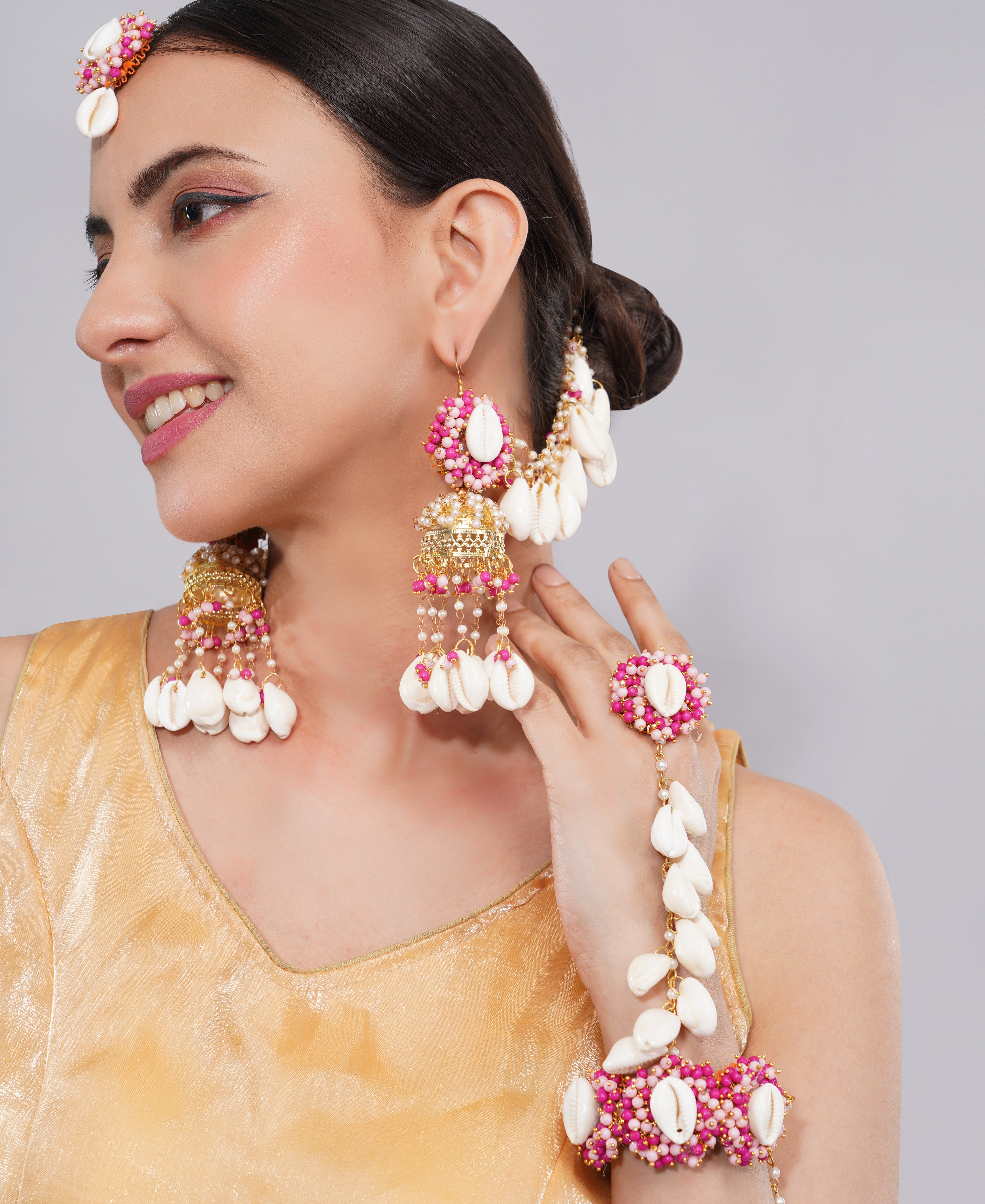 Amaita Bohemian Cowrie Shell Necklace Earring Set