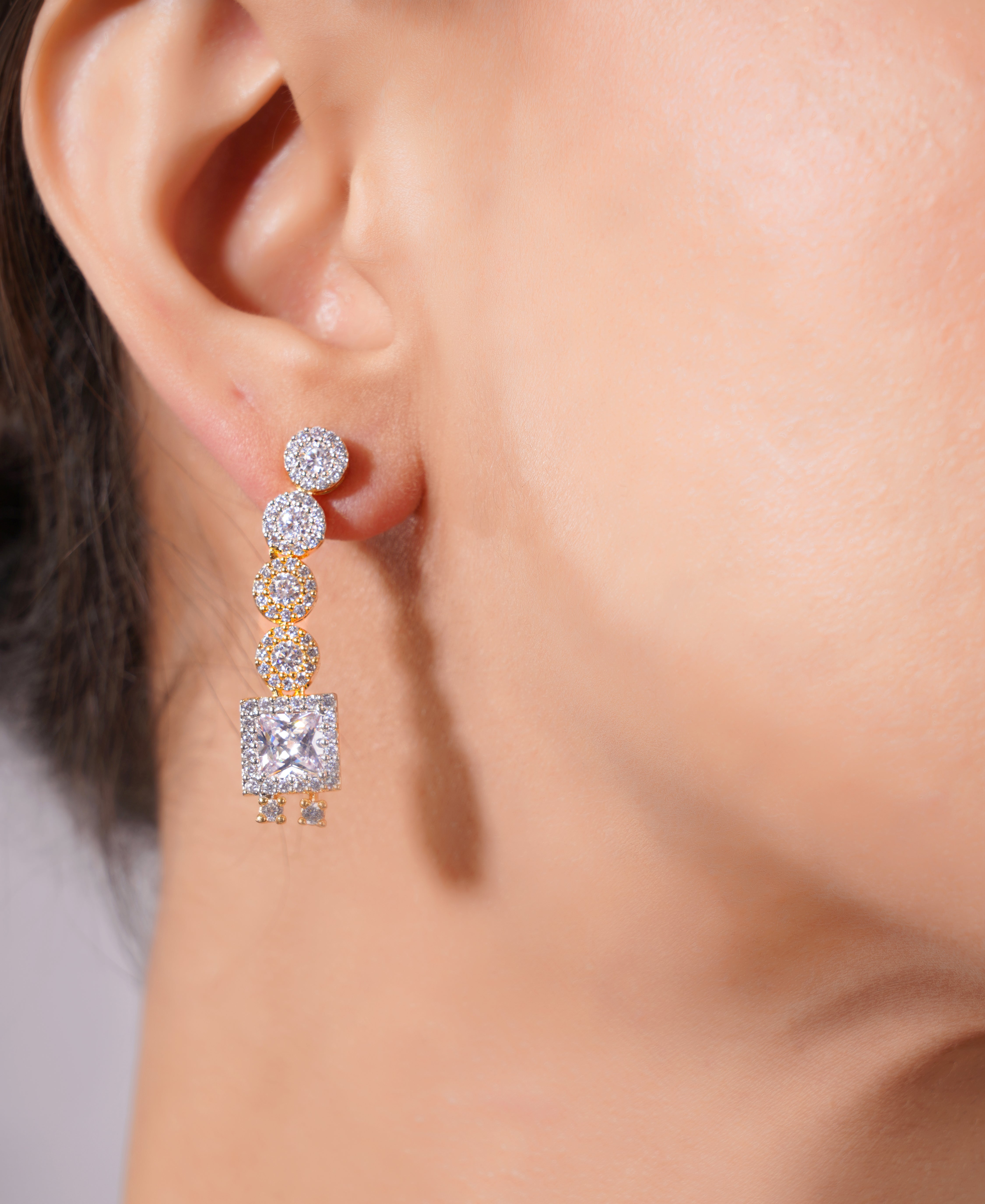 Amaita Gold Finish Single Line Diamond Look Choker Set