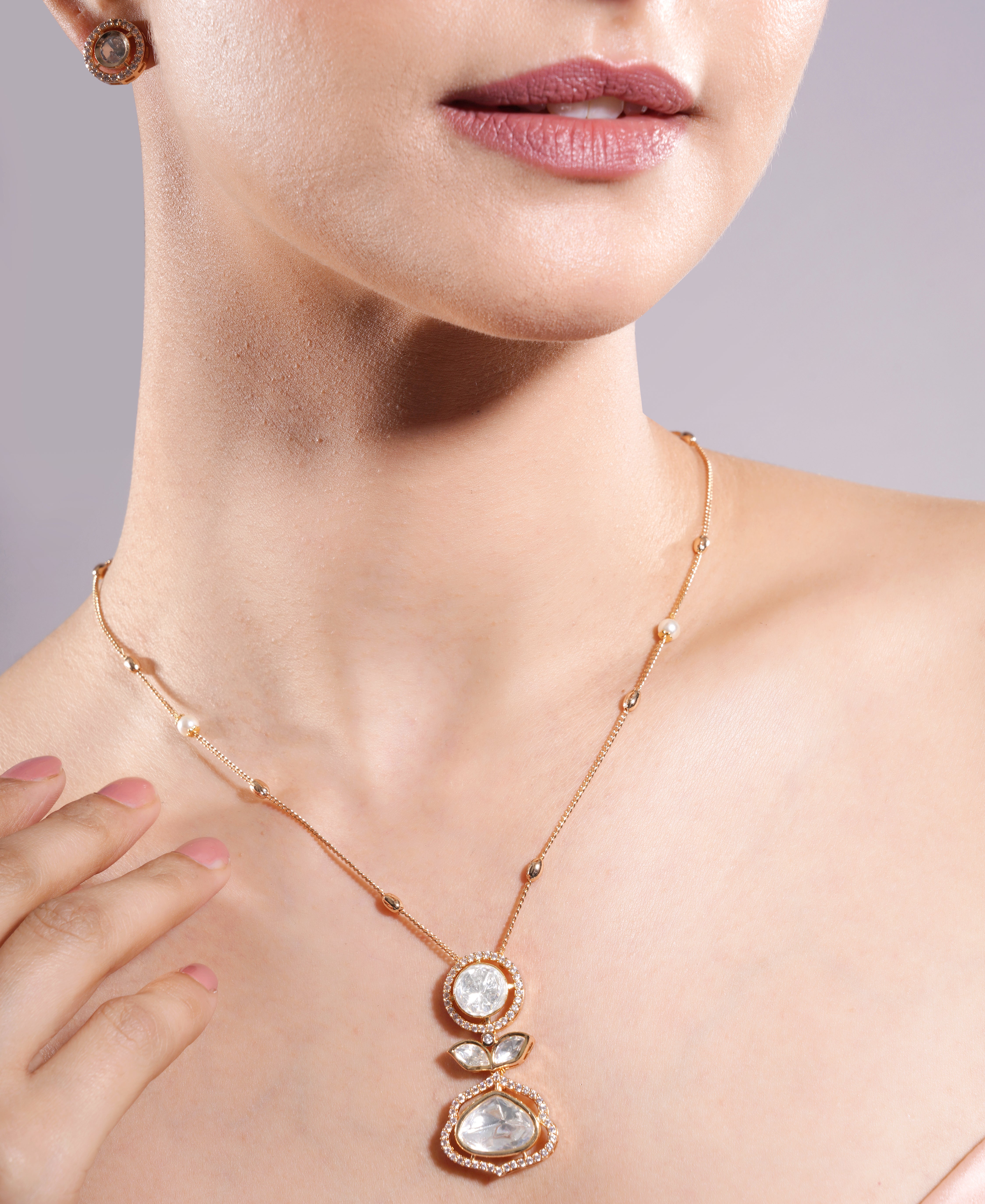 Amaita Minimalist White Polki Drop Jewellery Set