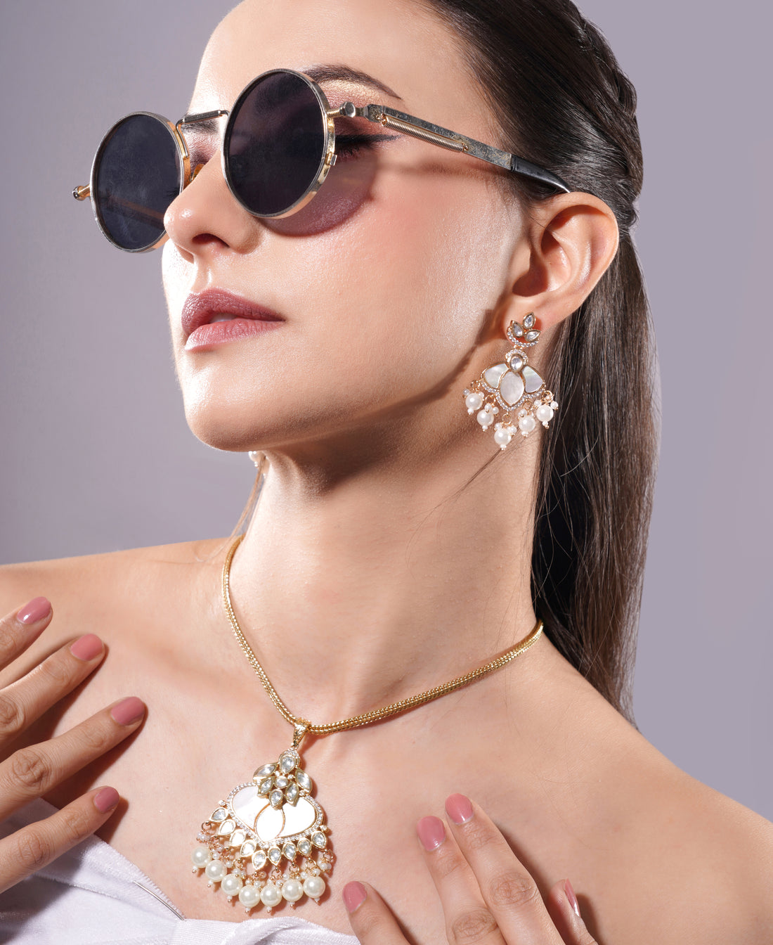 Amaita Gold Finish White Kundan Pendant Set