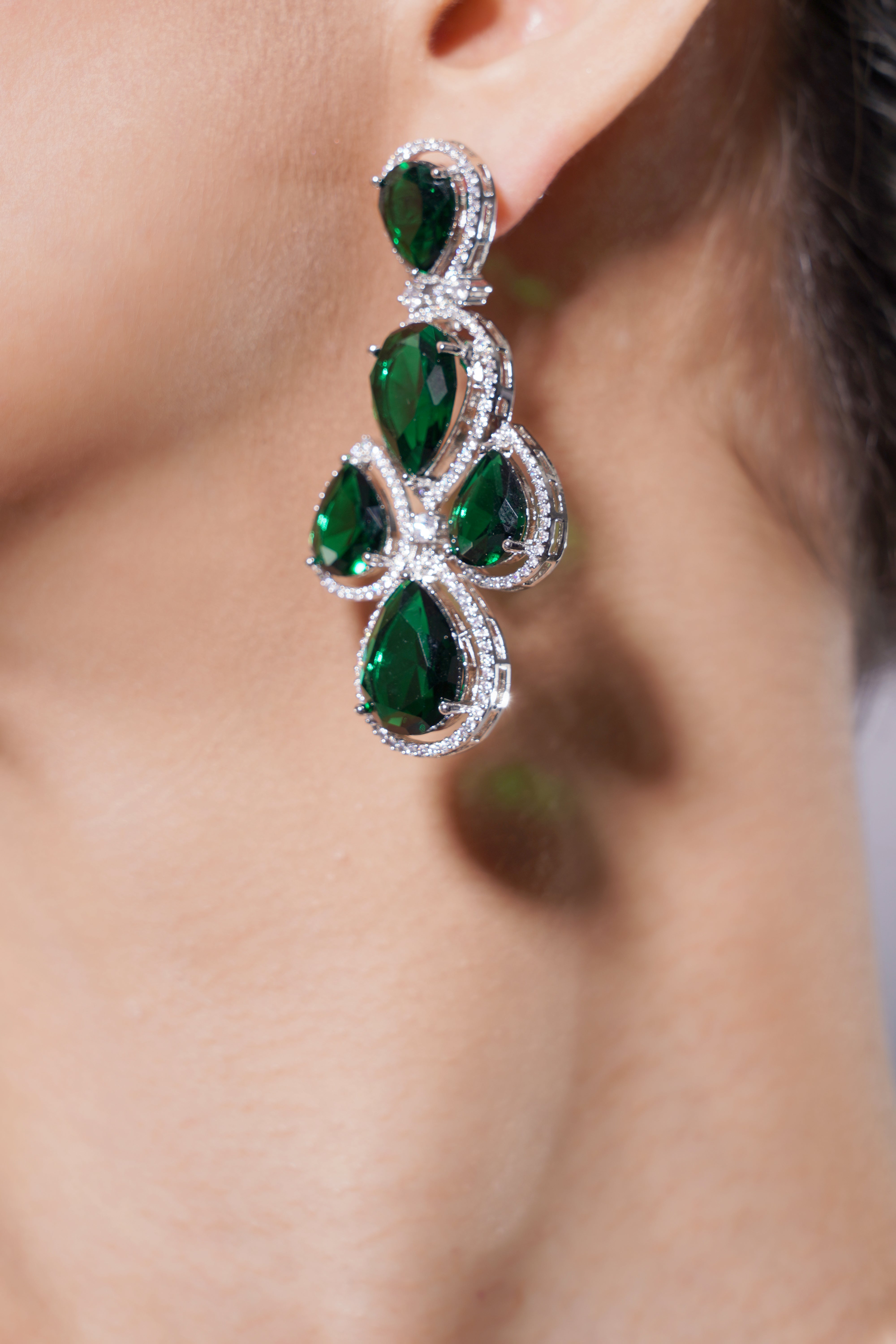 Amaita Regal Green Teardrop Jewellery Set for Celebrations