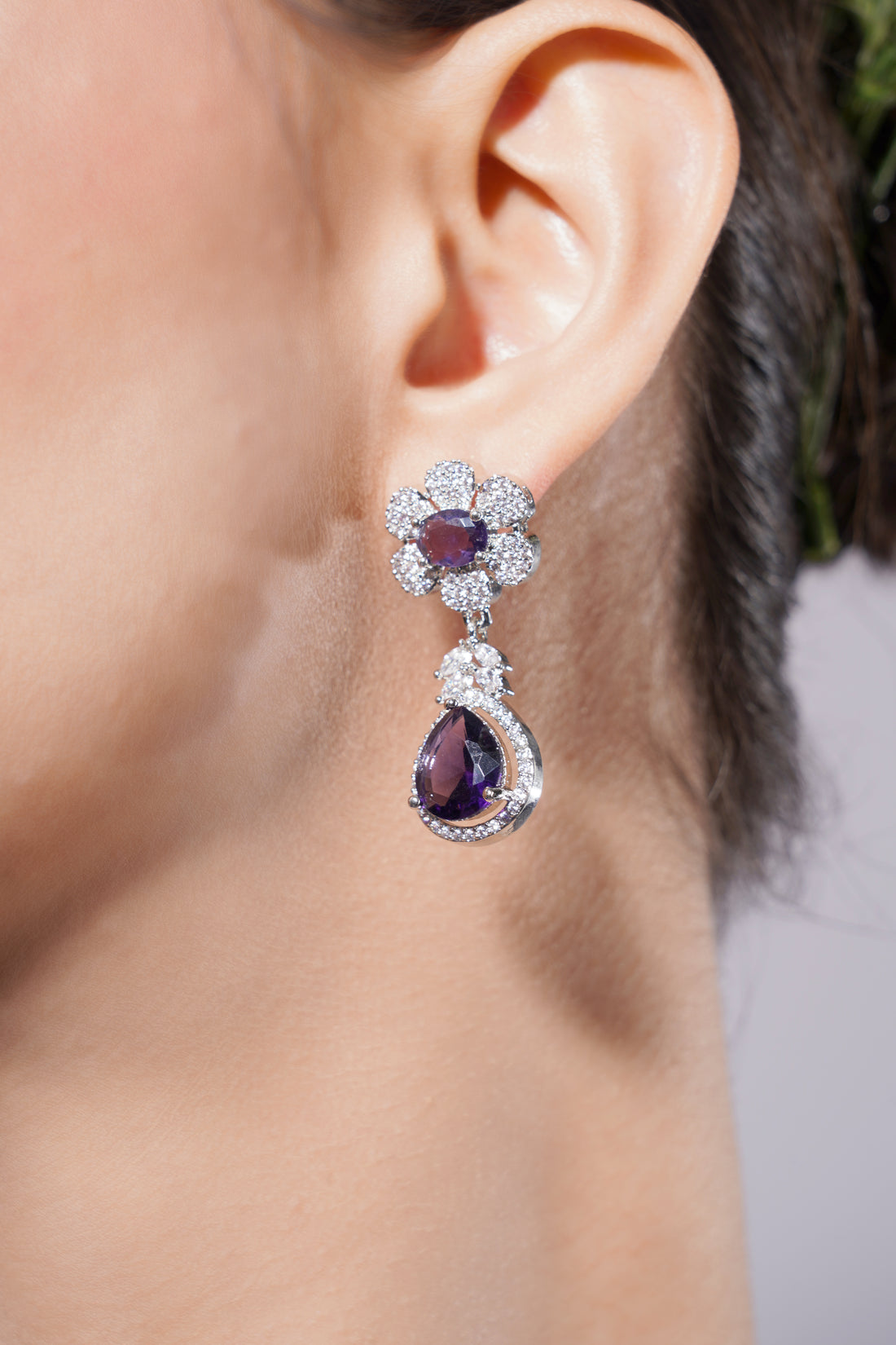 Amaita Royal Purple Stone Floral Platinum Polish Jewellery Set