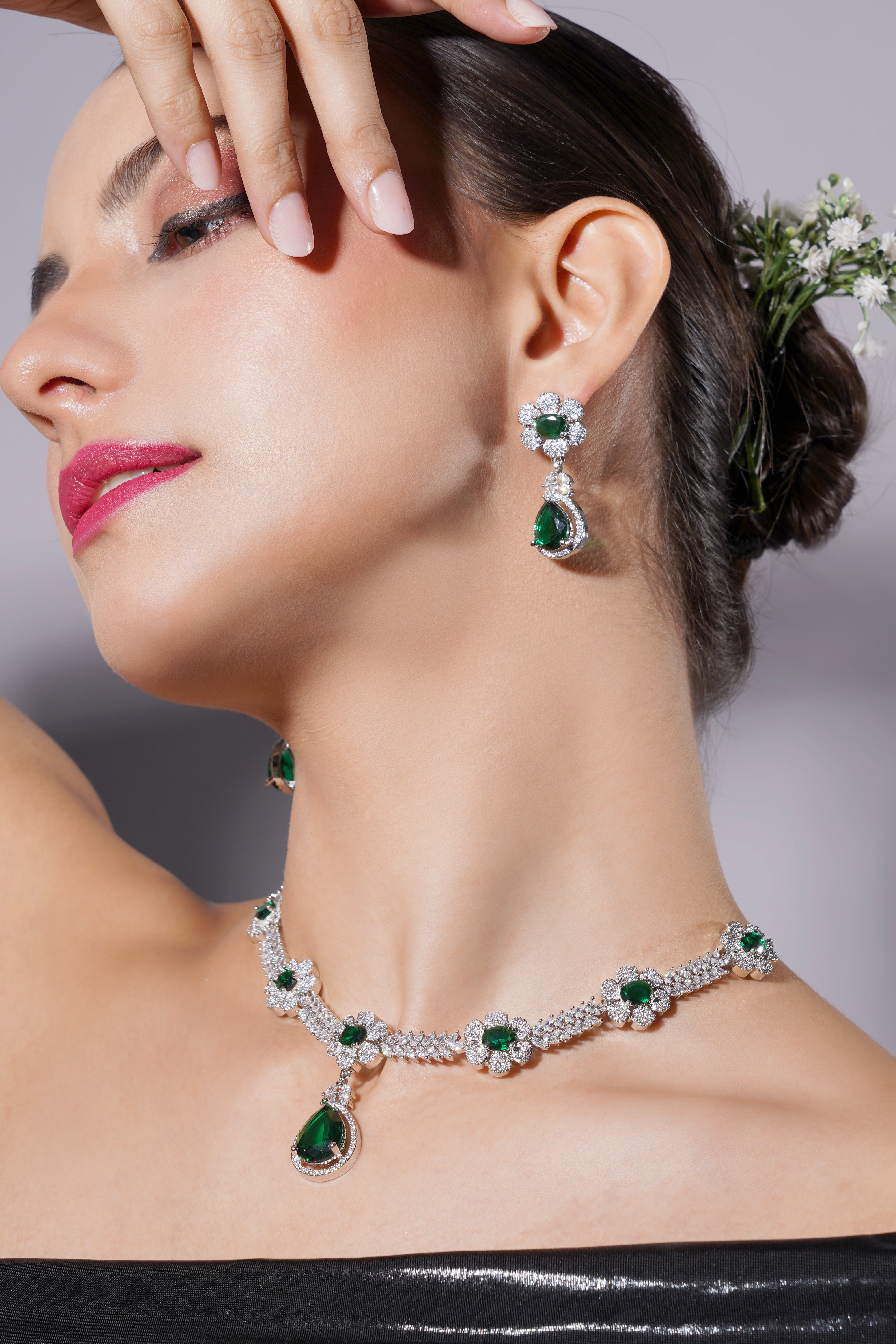 Amaita Emerald Green Floral Platinum Polish Necklace Set