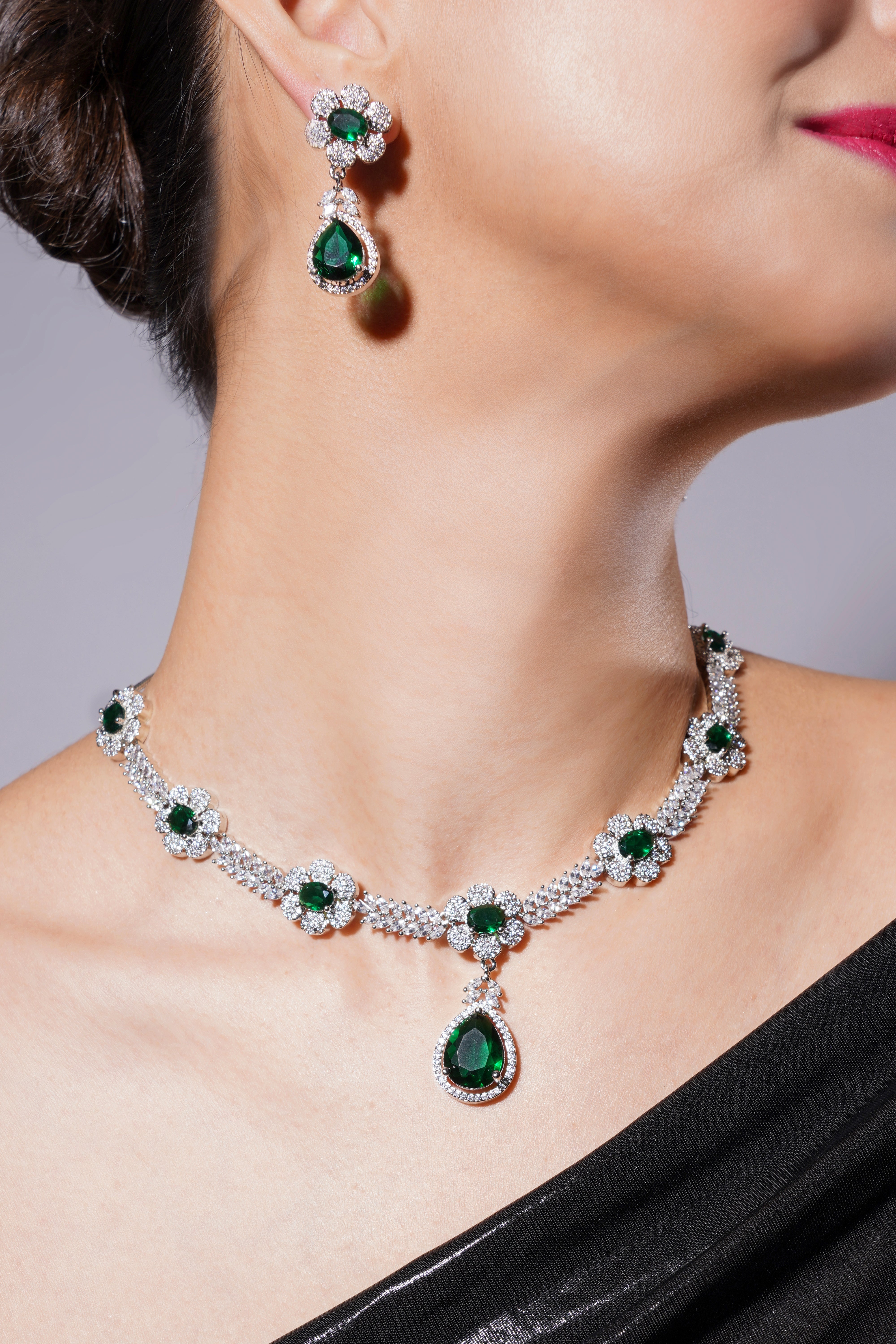 Amaita Emerald Green Floral Platinum Polish Necklace Set