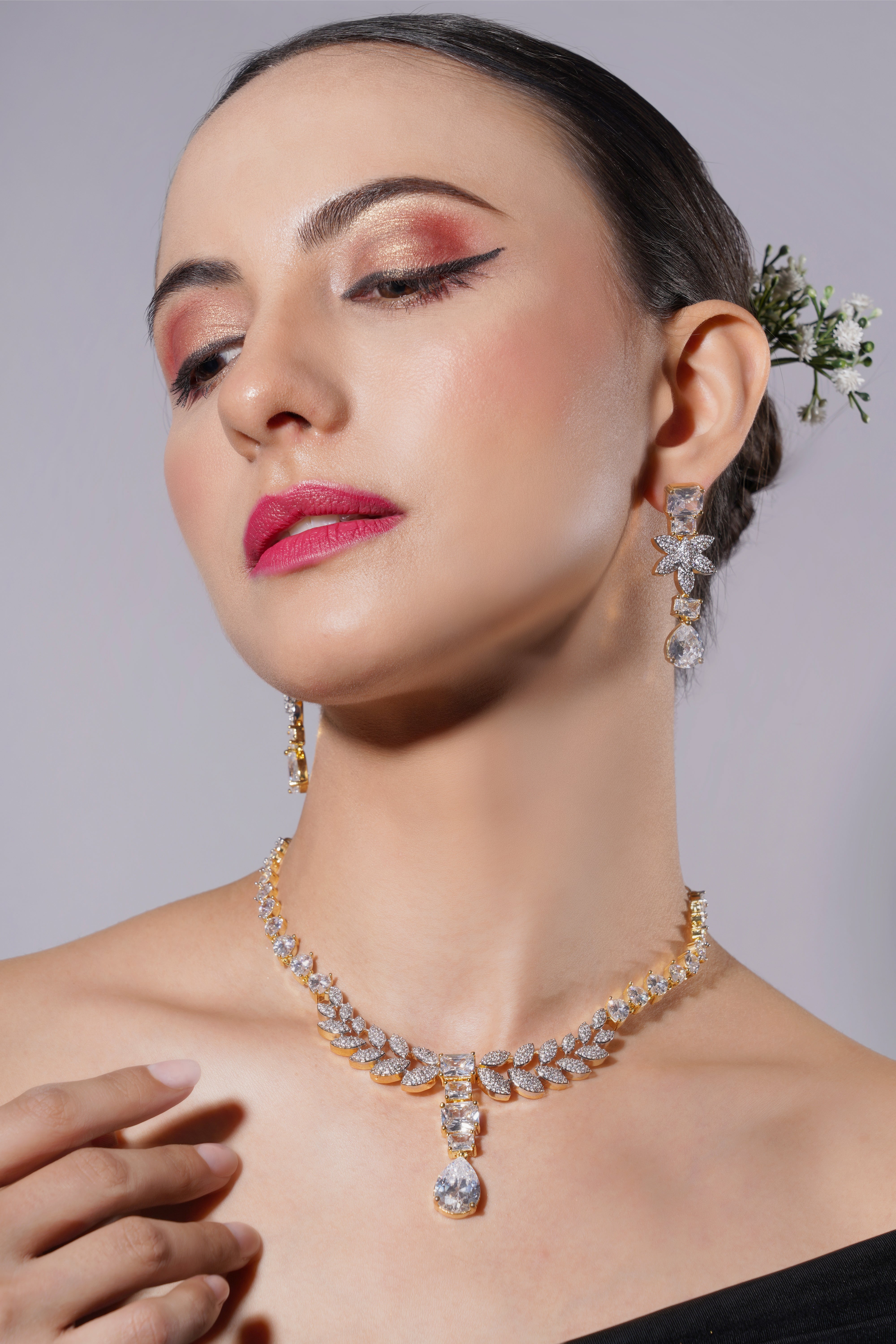 Amaita Gold-Plated Platinum Polish Leaf Design Necklace & Earrings Set