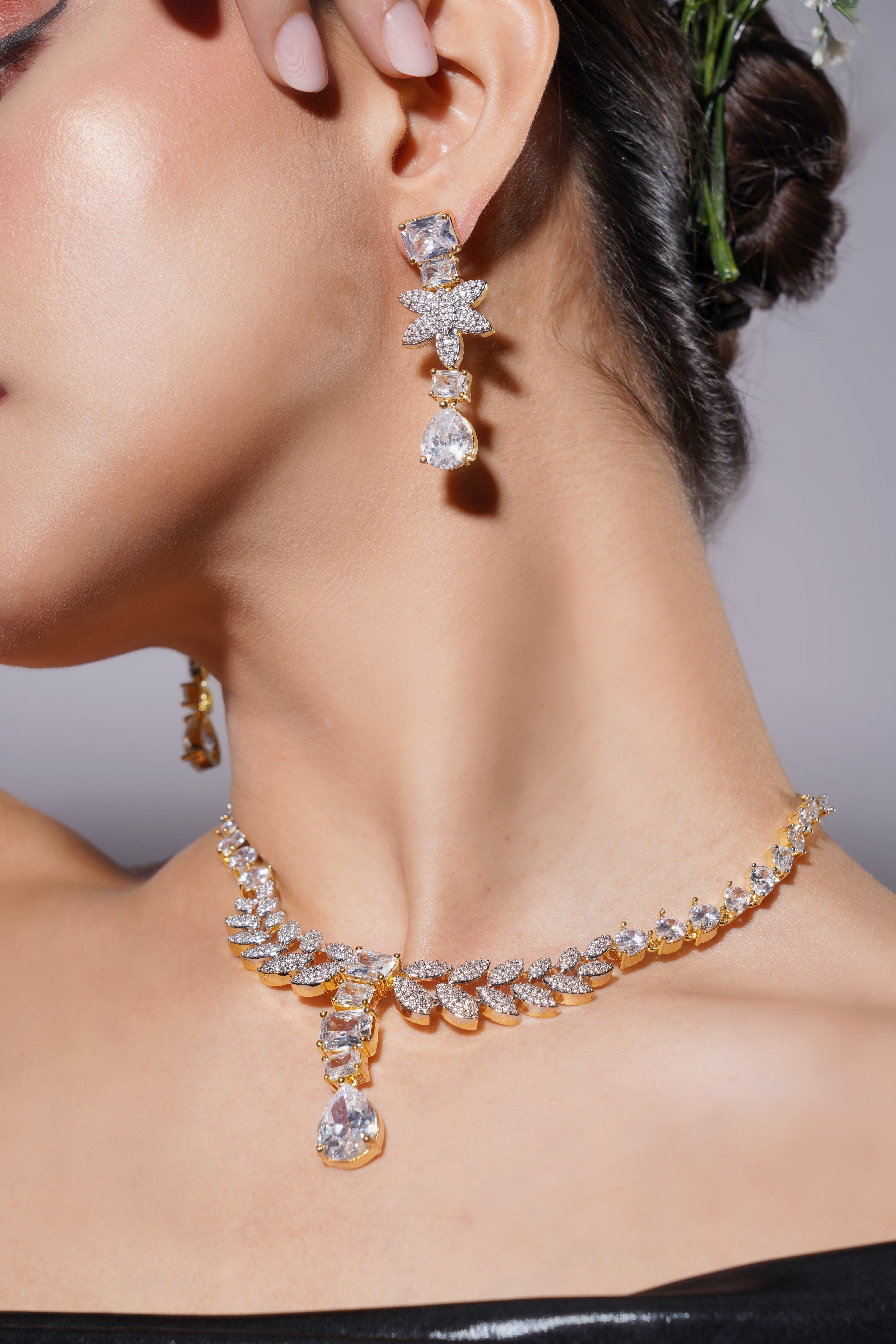 Amaita Gold-Plated Platinum Polish Leaf Design Necklace & Earrings Set