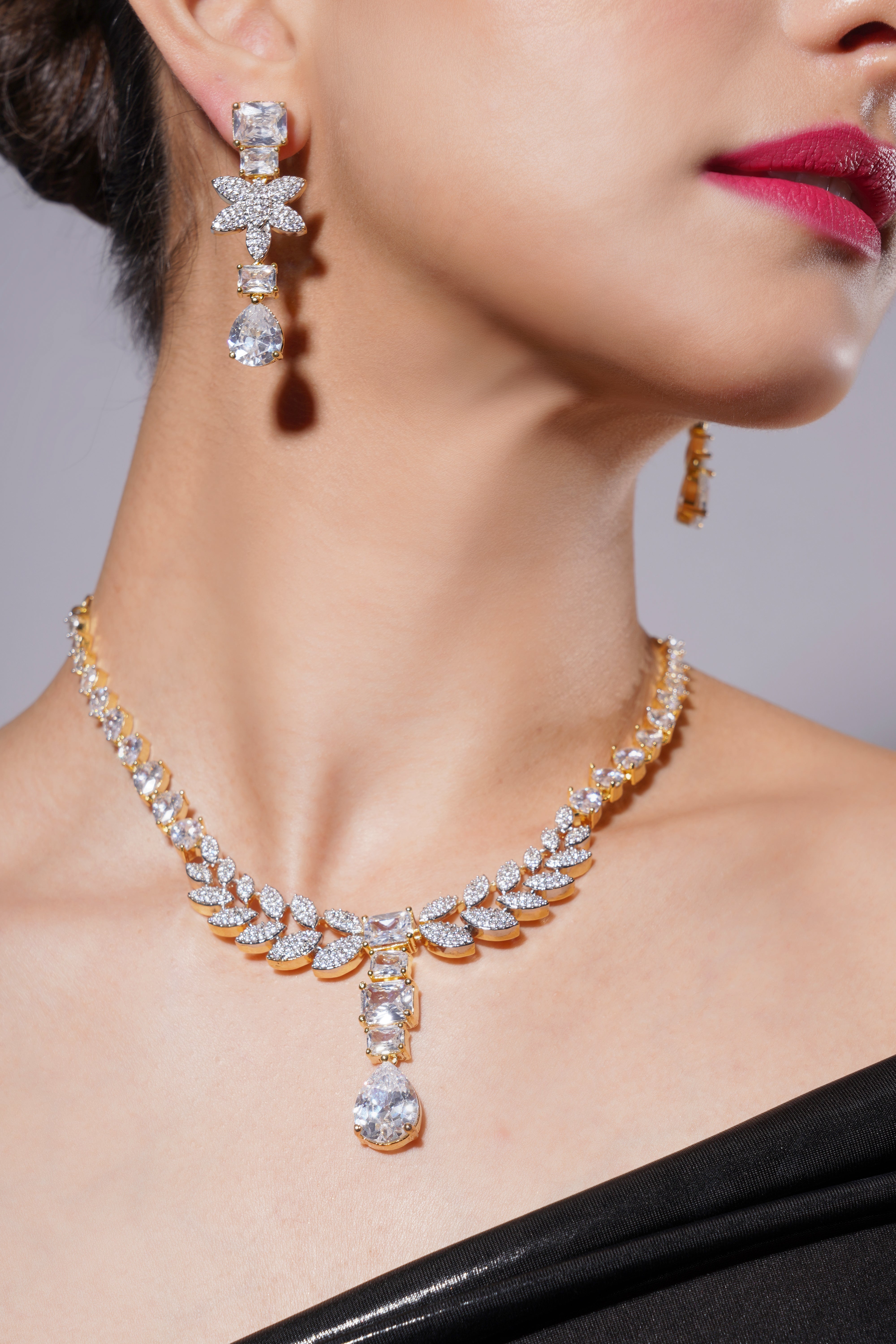 Amaita Gold-Plated Platinum Polish Leaf Design Necklace & Earrings Set