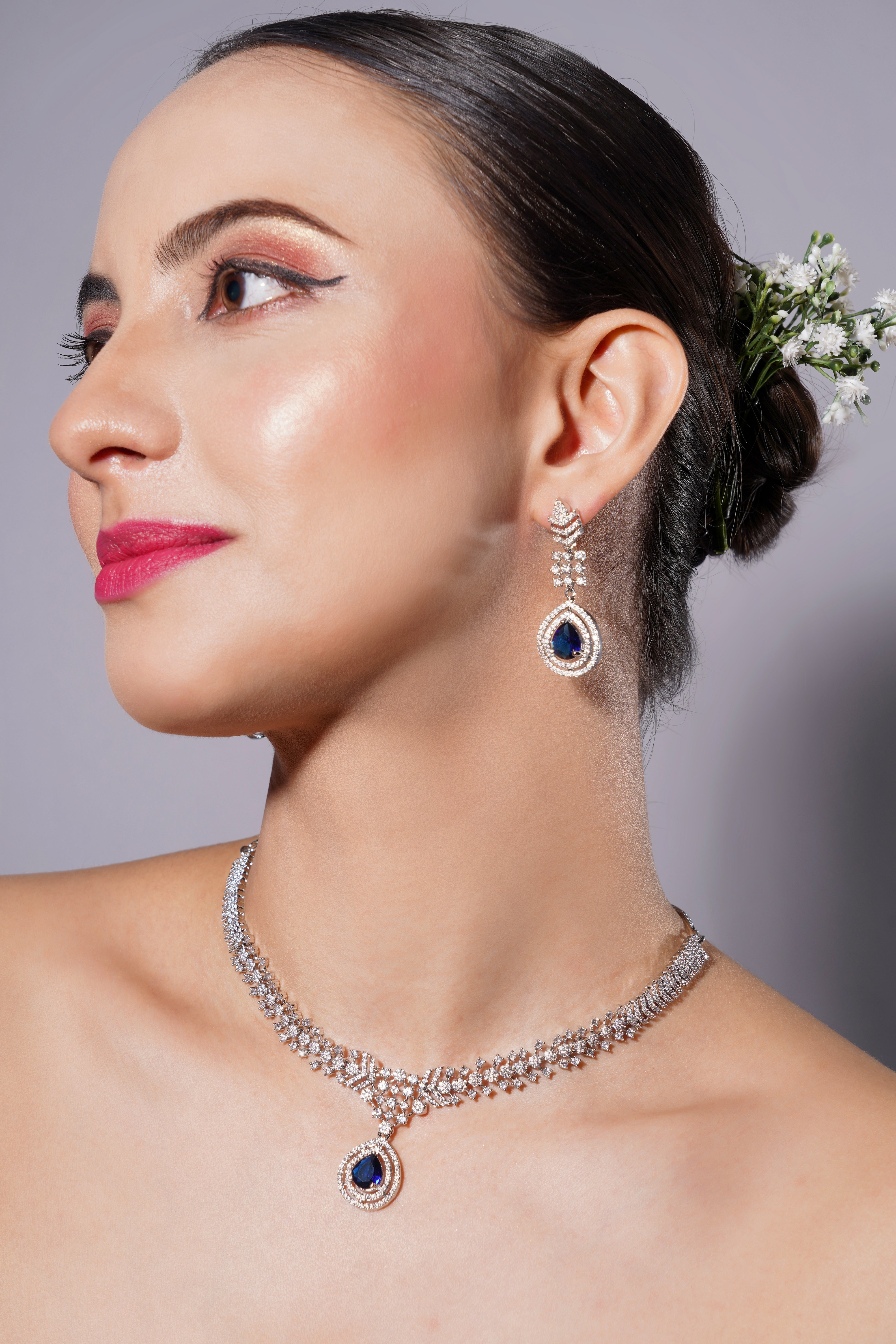 Amaita Elegant Blue Stone Vine Design Jewellery Set