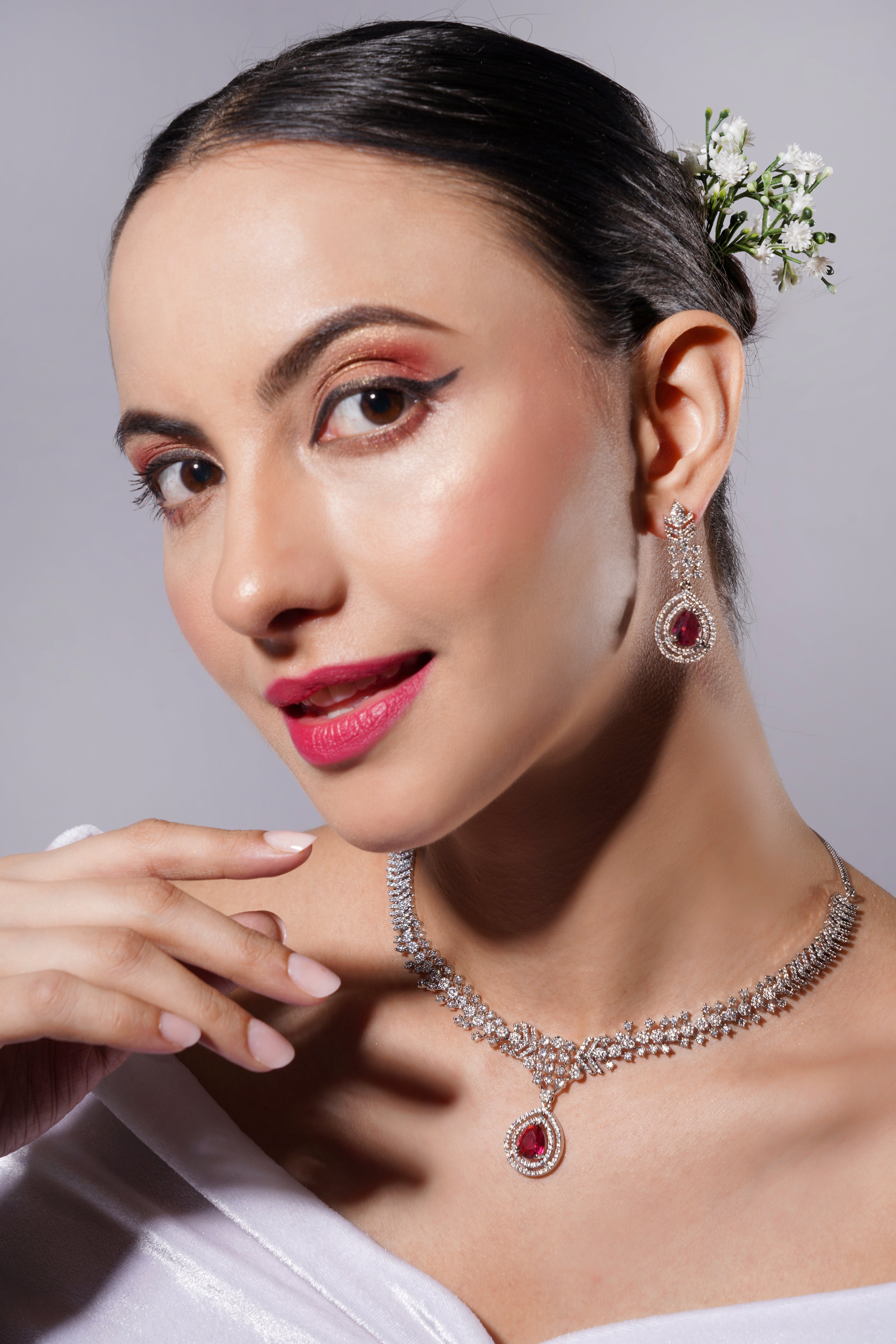 Amaita Platinum Finish Red Stone Vine Design Jewellery Set