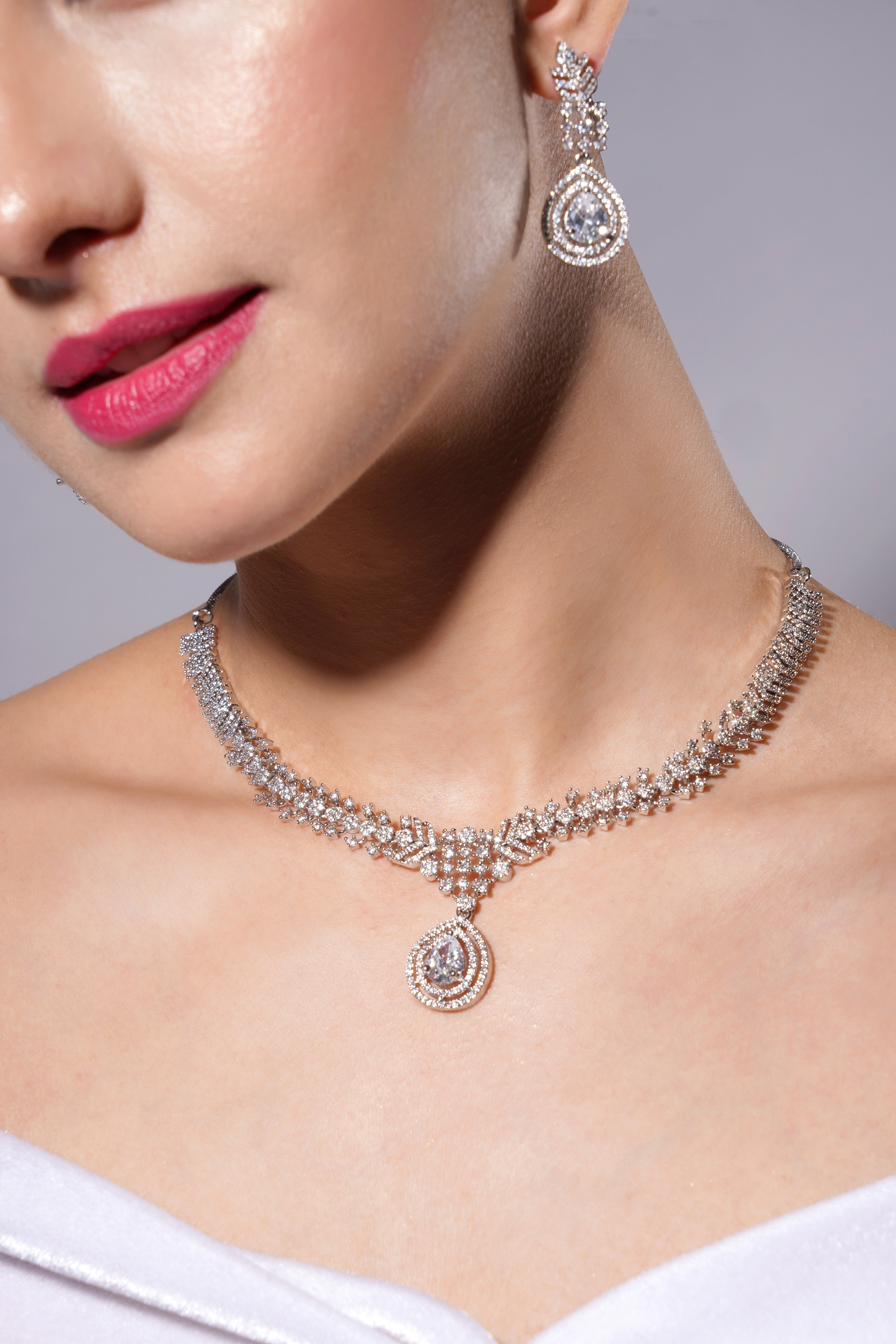 Amaita Diamond-Look Platinum Finish Vine Design Jewellery Set