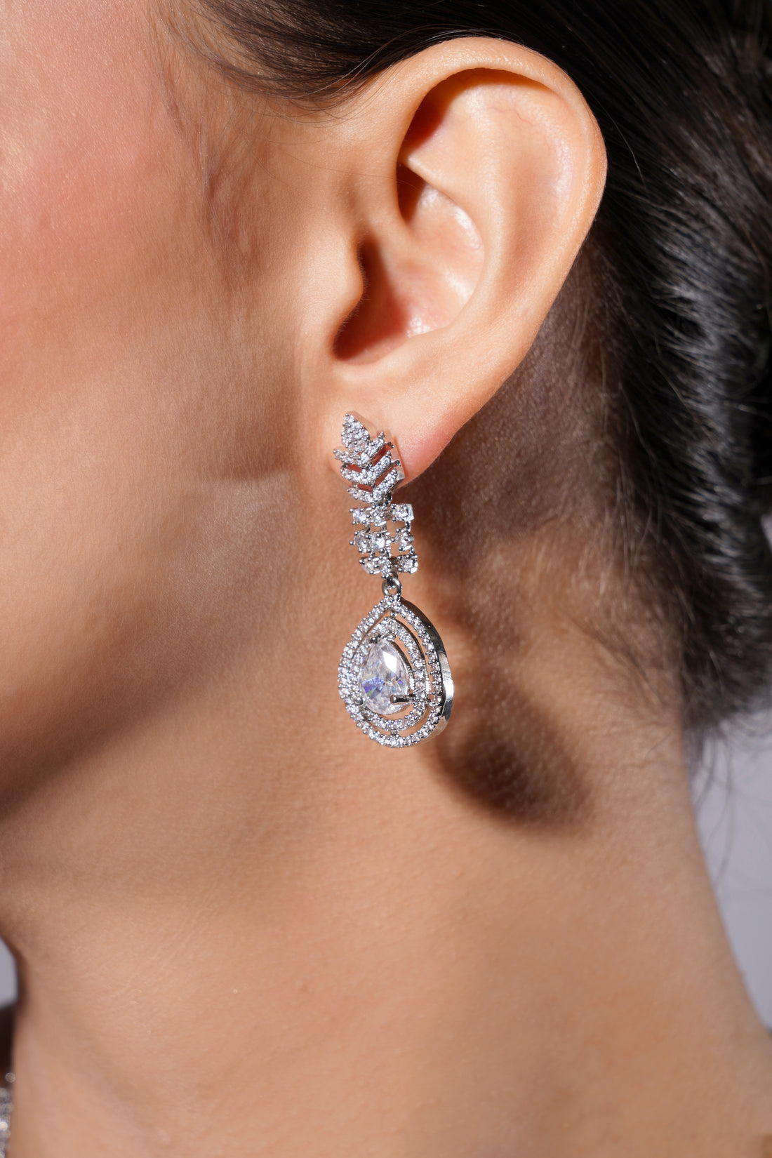 Amaita Diamond-Look Platinum Finish Vine Design Jewellery Set