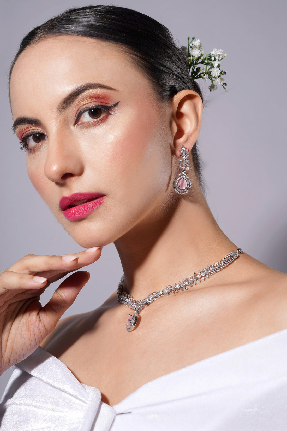 Amaita Platinum Shine Pink Stone Vine Design Jewellery Set