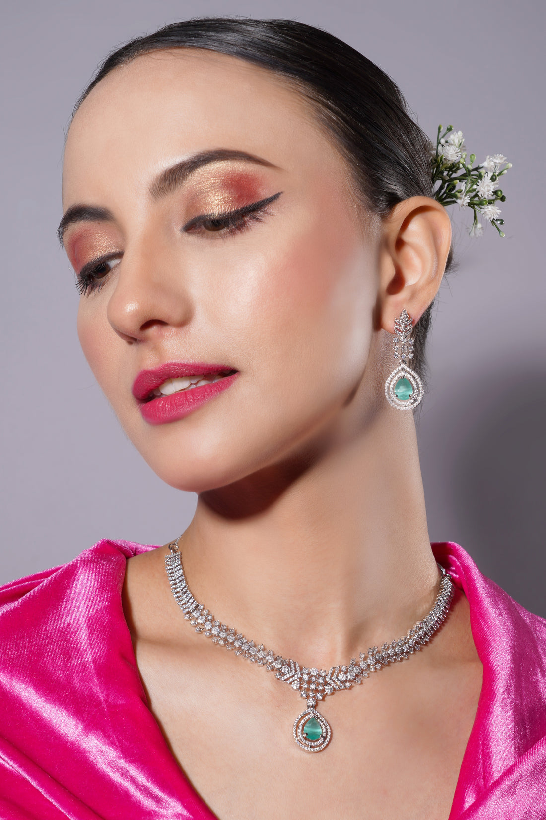 Amaita Platinum Finish Mint Green Stone Vine Design Jewellery Set