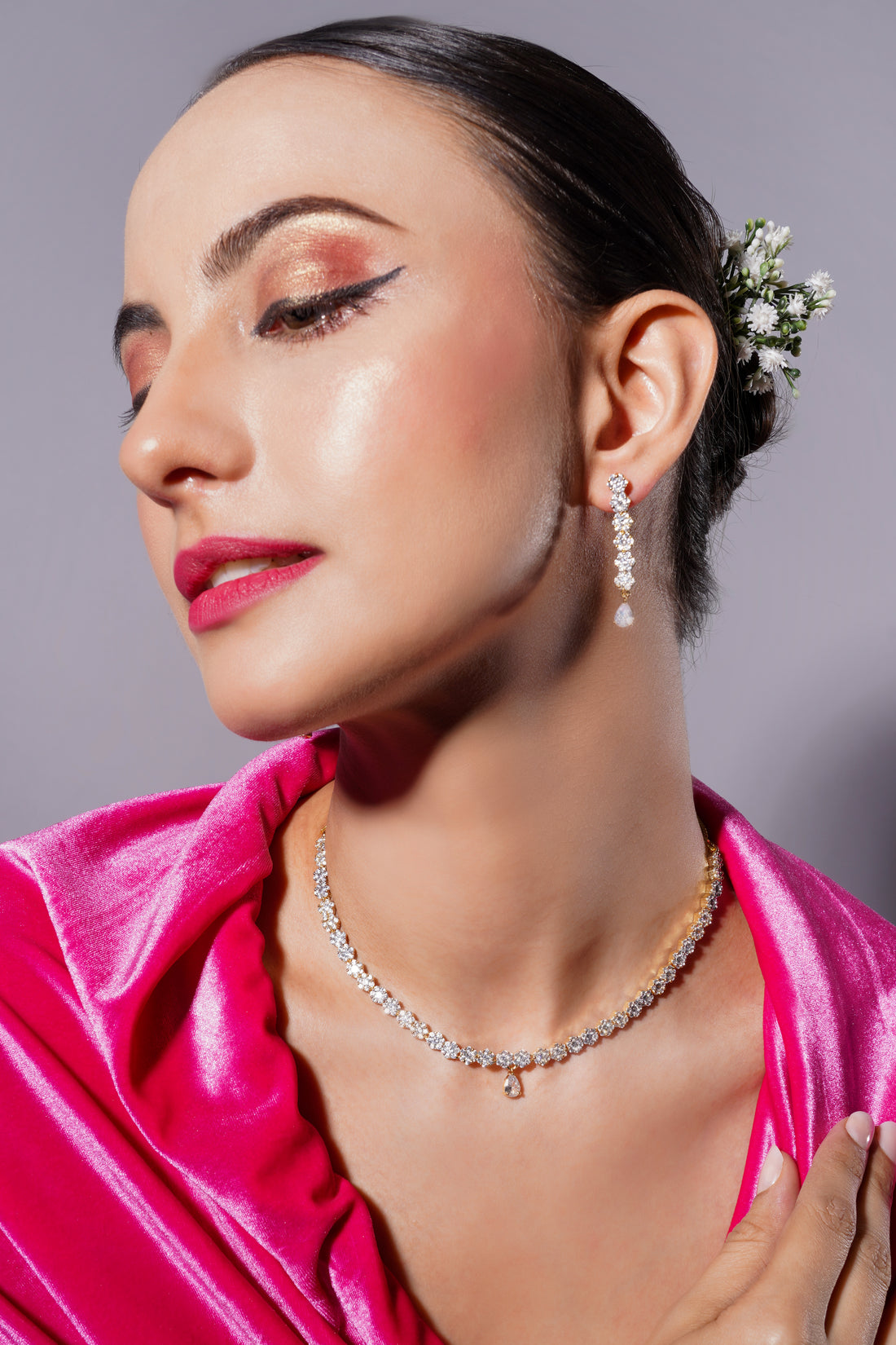 Amaita Platinum Finish Single Line Diamond Look Necklace Set