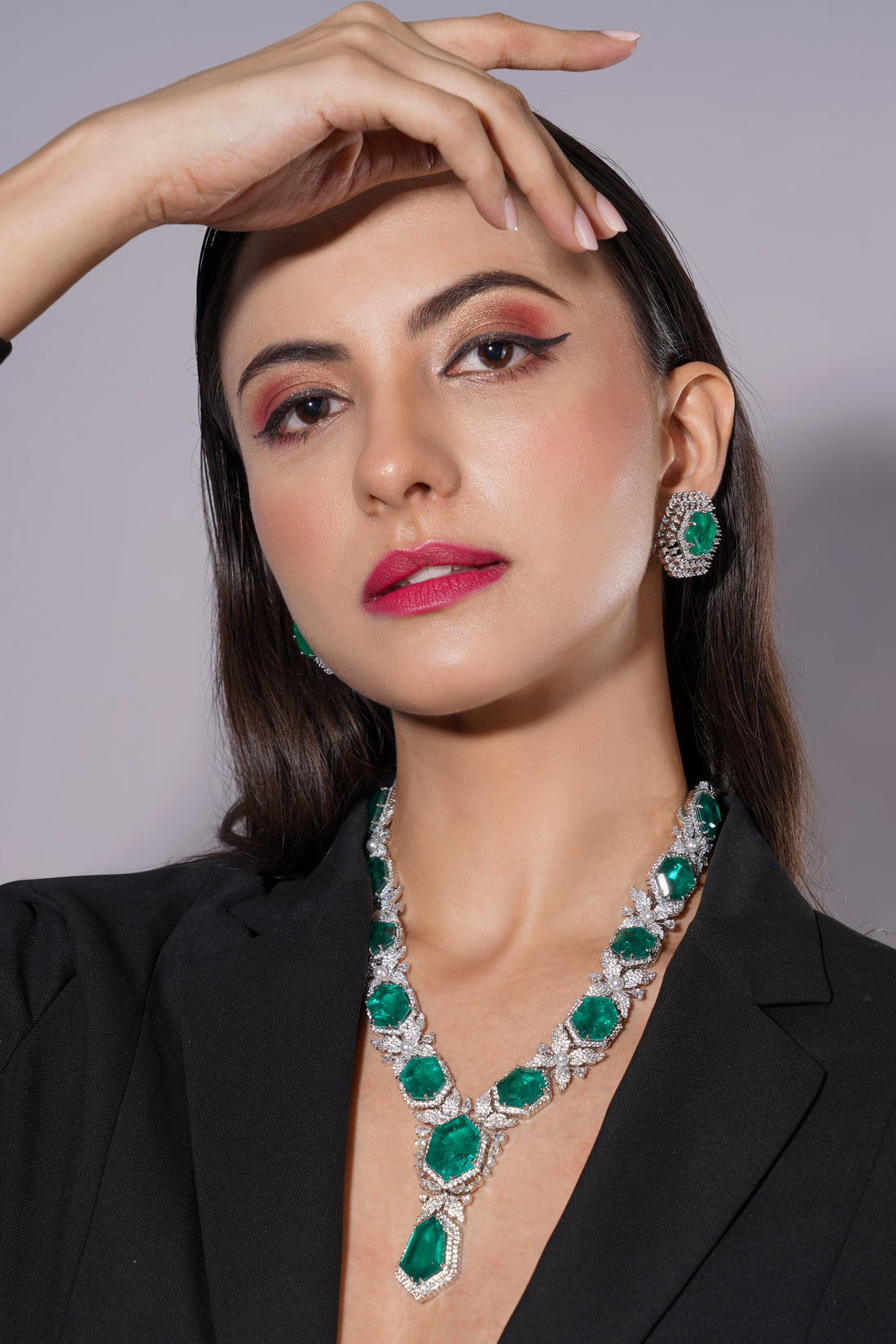 Amaita Platinum Finish Emerald Floral Leaf Design Luxe Jewellery Set