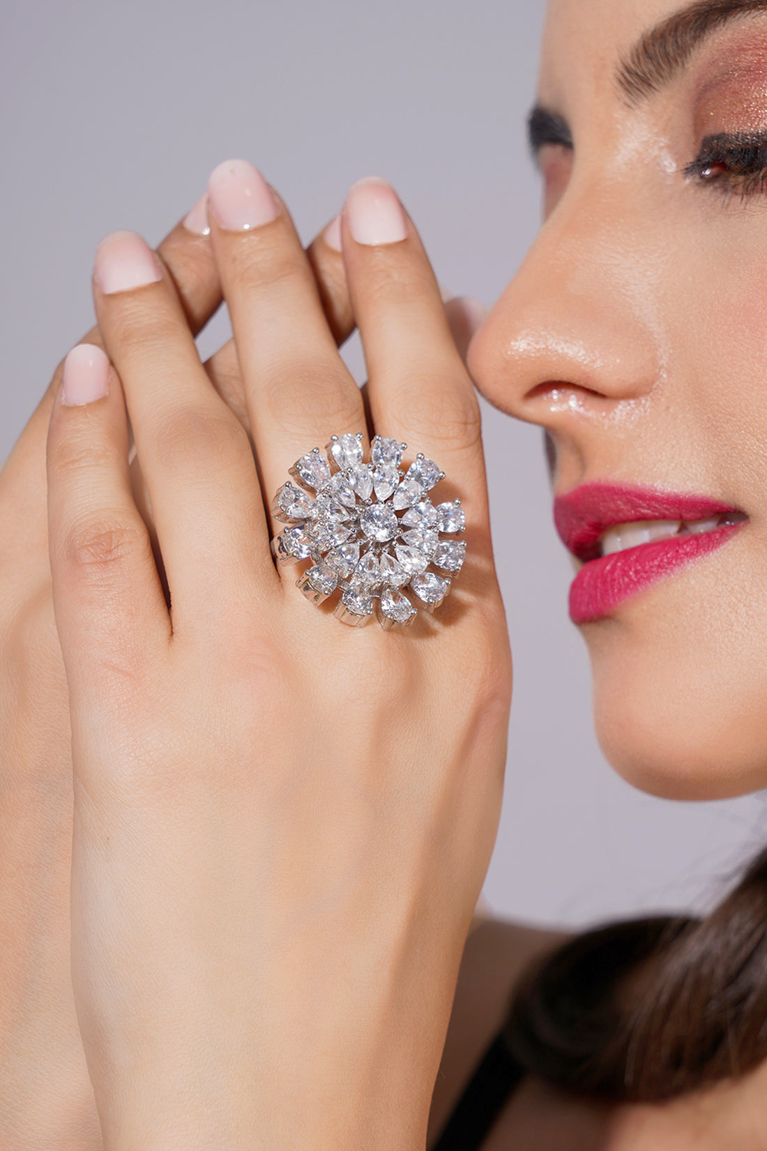 Amaita Platinum Shine Grand Solitaire Flower Ring